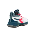 Championes de tenis Diadora modelo Match Point para mujer. Presentan una capellada de malla blanca con refuerzos sintéticos, detalles en color fucsia y azul petróleo, y suela de goma diseñada para superficies de tenis.