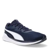 Championes de running Puma Night Runner V3, color azul marino con detalles en blanco. Presentan una parte superior de malla transpirable con refuerzos sintéticos, cierre de cordones y entresuela blanca con amortiguación SoftFoam+.