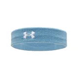Vincha deportiva Under Armour confeccionada en tejido absorbente de alto rendimiento, con logo de la marca bordado en color blanco.