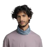 Cuello multifuncional Buff Coolnet Uv con estampado abstracto en tonos celeste y gris.