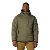 Campera técnica impermeable y transpirable con tecnología Omni-Tech y forro térmico reflectante Omni-Heat Infinity. Cuenta con capucha ajustable, cierre frontal, bolsillos laterales y en el pecho con cierre, y aislamiento sintético Thermarator de poliéster reciclado.