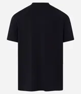 Remera de manga corta y cuello redondo, confeccionada en algodón peruano de alta calidad. Presenta un diseño liso y corte cómodo, ideal para uso diario.