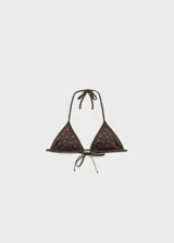 Top de bikini triangular color marrón con pequeños apliques dorados, tirantes finos y cierre de lazo en cuello y espalda.