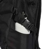 Mochila deportiva Adidas Power VIII en color negro, con diseño ergonómico, compartimento principal con cierre, bolsillos laterales y las icónicas tres tiras blancas verticales en el frente junto al logo de la marca.
