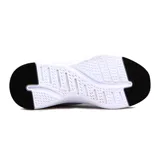 Championes deportivos Diadora Adriatic para hombre, color gris claro con detalles en blanco y suela blanca con detalles en negro.