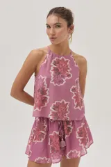 Top halter estampado con flores, confeccionado en una delicada mezcla de algodón y seda.
