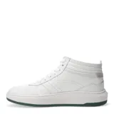 Championes de estilo bota urbana, confeccionados en cuero color blanco, con cordones al tono, costuras decorativas laterales y suela de goma con base en color verde oscuro.