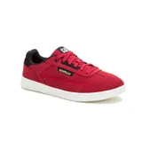 Championes urbanos Caterpillar modelo Pause Retro, color rojo con detalles en negro y suela blanca. Confeccionados en gamuza y lona, presentan un diseño minimalista con el logo de la marca en el lateral y la lengüeta.