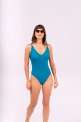 Malla enteriza color avellana de lycra con filtro UV 50 y espalda baja.