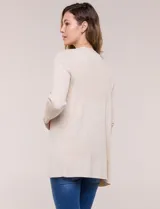 Cardigan abierto tejido en punto acanalado, marca Rio & Rian, de color beige con mangas largas.