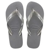 Ojotas Havaianas modelo Top, de diseño clásico con tiras anchas y suela de goma con textura antideslizante.