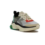 Championes deportivos Diadora Terrena, de estilo chunky/dad sneaker, con capellada en tonos blanco, beige, gris, verde y rojo. Suela gruesa color crema con detalles en negro y verde (Vibram).