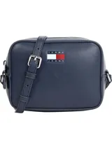 Cartera bandolera de poliuretano azul marino, de diseño compacto tipo cámara, con cierre superior, correa ajustable y logo engomado de Tommy Jeans en el frente.