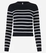 Blusa de punto de viscosa con cuello redondo, mangas largas y diseño de rayas horizontales contrastantes.