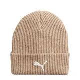 Gorro tipo beanie de punto acanalado en color beige, con vuelta y logo de la marca Puma bordado en color blanco en la parte frontal.