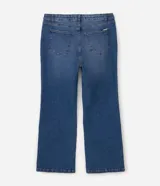 Pantalón de jean recto Ashua, color azul medio con efecto desgastado sutil. Presenta cintura con presillas, cierre frontal con botón y bolsillos funcionales.