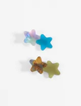 Set de dos clips para el pelo con forma de estrella, uno turquesa y otro multicolor, y otro verde oliva y otro con estampado carey.