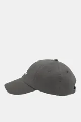 Gorra de seis paneles modelo Ecoalf, color beige, confeccionada en algodón orgánico con visera curva y logo de la marca bordado en el frente.