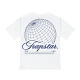 Remera blanca Trapstar de corte standard fit, con diseño gráfico en la espalda que incluye un globo terráqueo mallado, el logotipo de la marca y texto decorativo en azul marino.