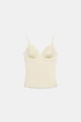 Top de estilo corset con escote corazón, confeccionado en mezcla de poliamida, con tirantes finos ajustables.
