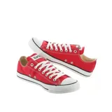 Championes Converse All Star de caña baja, color rojo con detalles en blanco.