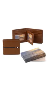 Billetera de cuero color marrón con volante central, doble visor transparente para documentos y doble compartimento para billetes.