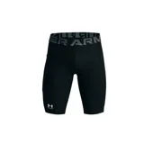 Calza deportiva corta Under Armour de compresión, color negro, con cintura elástica ancha con la marca impresa y logo de la marca en el muslo derecho.