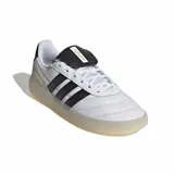 Championes Adidas modelo Copa Premiere, de estilo urbano inspirado en el fútbol. Presentan una capellada de cuero blanco con las icónicas tres tiras laterales en negro, lengüeta plegable con logo y suela de goma traslúcida.