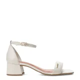 Sandalias de tacón bajo Bottero, de cuero color marfil, con diseño de punta cuadrada, tira delantera con detalle metálico dorado y tira ajustable con hebilla en el tobillo.