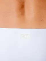 Bombacha de bikini básica, color rojo liso, corte clásico.