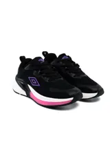 Championes deportivos Umbro modelo Daysprint, color negro con detalles en violeta y suela con degradado en rosa. Presentan un diseño de malla transpirable y entresuela amortiguada.