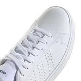 Championes Adidas Advantage Base 2.0 de estilo urbano, color blanco, con exterior de cuero sintético perforado y suela de goma resistente.