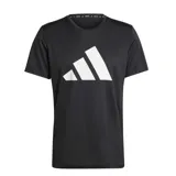 Remera deportiva Adidas de manga corta, color negro, con el logo de la marca estampado en blanco en el centro del pecho. Confeccionada con tecnología Aeroready para gestión de la humedad.