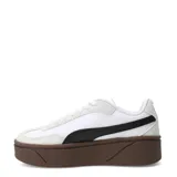 Championes Puma Club II Era Platform, color blanco con detalles en negro y suela de plataforma color marrón. Presentan el logo de la marca en dorado en el lateral y refuerzos de gamuza en la puntera y el talón.