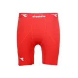 Calza corta deportiva de hombre Diadora, color rojo vibrante, con cintura elástica que lleva el logo de la marca repetido en blanco. Presenta costuras ergonómicas y el logo pequeño de Diadora en la pierna izquierda.