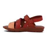Sandalia casual de mujer marca Country, con múltiples tiras de cuero en tonos tostado, marrón y terracota, suela baja y tira ajustable en el talón.