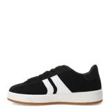 Championes urbanos de diseño minimalista, color negro con dos franjas laterales blancas, suela blanca y base de goma color caramelo.