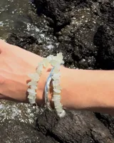 Pulsera rígida de plata 925 con textura irregular.