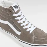 Championes de caña alta Vans Sk8-Hi color gris con detalles en blanco.