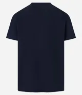 Remera negra de algodón con cuello redondo y manga corta. Estampa frontal con diseño de brújula y mapa del mundo en tonos dorados y blancos.