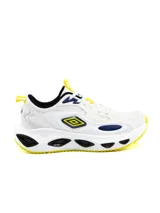 Championes deportivos Umbro modelo Wilok, color blanco con detalles en amarillo y azul marino, suela chunky con aberturas y logo lateral de la marca.
