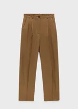 Pantalón de corte recto y tiro medio, confeccionado en una mezcla de viscosa y lino. Presenta detalle de pinzas delanteras, trabillas para cinturón, cierre frontal con cremallera y botón, y dos bolsillos laterales.