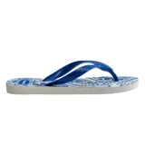 Chancletas Havaianas modelo Top Summer Cool, con diseño estampado tipo paisley en tonos azul y blanco, y tiras de goma azules.