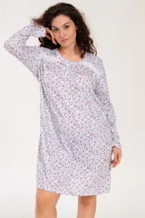 Camisón clásico de manga larga confeccionado en algodón estampado con detalle de puntilla en el cuello.