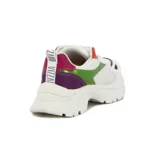 Championes deportivos de mujer, color blanco, con plataforma gruesa y detalles de color en verde iridiscente, naranja y morado.