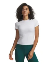 Remera deportiva Under Armour de manga corta y cuello redondo, de color blanco y ajuste ceñido al cuerpo.