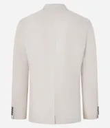 Saco de traje masculino confeccionado en mezcla de lino y viscosa, con cierre frontal de dos botones, bolsillos laterales con solapa y medio forro interior.