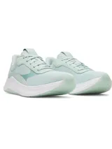 Championes Under Armour modelo W Aurora 3, color verde menta con suela blanca y detalles sutiles, diseñados específicamente para entrenamiento femenino con capellada de malla transpirable y amortiguación Charged+.