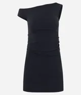 Vestido corto de bengalina color negro, con diseño evasé y escote asimétrico de un solo hombro. Presenta un detalle fruncido en la cintura que realza la silueta y una estructura entallada.