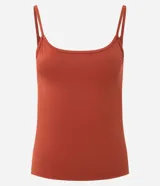 Musculosa básica de poliamida color rojo ladrillo, con breteles finos y escote redondo, de calce cómodo y ligero.